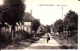 89 . Yonne :  Neuvy Sautour : Rue Du Four  . - Neuvy Sautour