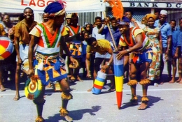 Atilogwu Dancers - Estern Nigeria - Formato Grande Viaggiata Mancante Di Affrancatura – E1 - Nigeria