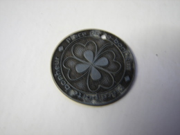 Méd. 4. Ancienne Petite Médaille Porte Bonheur. Trèfle à Quatre Feuilles - Toeristische