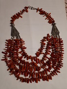 ANCIEN COLLIER EN CORAIL ROUGE - Necklaces/Chains
