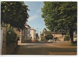 Montjean - 16240 Villefagnan - L'entrée Du Bourg (Perrien) - Villefagnan