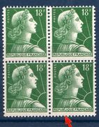 Bloc De 4 Timbres Du N° 1011Aa Neufs Sans Charnière Variété: Tache Verte Sur Le L De République, E De République - Ongebruikt