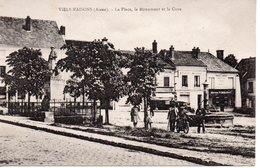 02...AISNE......VIELS MAISONS....LA PLACE ET LA GARE - Saint Quentin