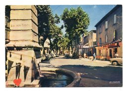 14765-LE-13-TRETS-Place D La République-La Fontaine--------animée-commerces-voitures - Trets