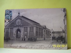 GENCAY (VIENNE) LES MARCHES. PLACE DES HALLES. - Gencay