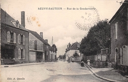 Neuvy Sautour Rue De La Gendarmerie Canton Flogny - Neuvy Sautour
