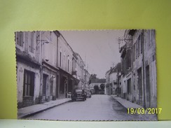 BOURG DE VISA (TARN ET GARONNE) LES COMMERCES. LES MAGASINS. LES VOITURES. RUE PRINCIPALE. - Bourg De Visa