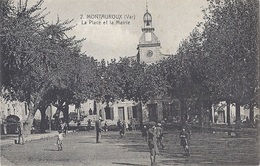 CPA  - Montauroux - La Place Et La Mairie  ( En L'état ) - Montauroux