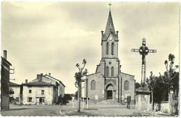 CPSM LOUDES - Place De L'Eglise Et La Croix - Loudes