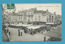 CPA 15 - Métier Marchands Ambulants Le Marché Place Auban-Moet EPERNAY 51 - Epernay