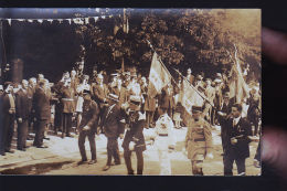 Delcampe - GONNAISE DEFILE MILITAIRE CP PHOTO  DRAPEAU      LE LAS BLANC   B - Sonstige & Ohne Zuordnung