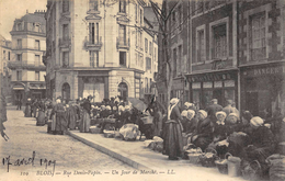 CPA 37 BLOIS RUE DENIS PAPIN UN JOUR DE MARCHE  1909 - Blois