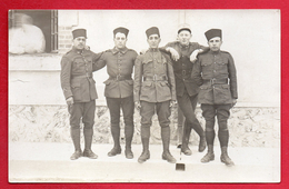 Carte-photo. Soldat Et Sous-officiers  Du 23ème Régiment De Zouaves - Régiments