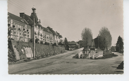 BAIS - Monument Du Souvenir Et Ecole (1954) - Bais