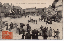 24........DORDOGNE.....BERGERAC....LA PLACE GAMBETTA UN JOUR DE MARCHE - Bergerac