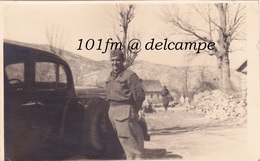 Hrvatska, Croatia - WW 2 , Partisan With Old Car Ca 1945 - Voitures De Tourisme