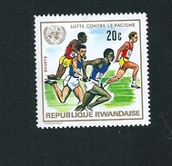 N°  493 SPORTS Lutte Contre Le Racisme TIMBRE Rwanda (1972) Oblitéré - Gebraucht