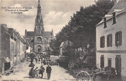 56-SAINT-ANNE-D'AURAY- L'ENTREE DE LA BOURGADE , LA BASILIQUE - Sainte Anne D'Auray