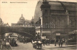 ** T3 Berlin, Bahnhof Friedrichstrasse / Railway Station, Street View, Autobus (fa) - Zonder Classificatie