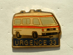 PIN´S MERCEDES - URGENCE 33 - Mercedes