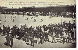 Camp De Prisonniers De Guerre En Allemagne Le Dimanche Apres Midi La Caissette Du Soldat - War 1914-18