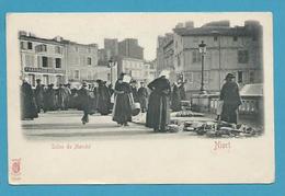 CPA Métier Marchands Ambulants Scène Du Marché à NIORT 79 - Niort