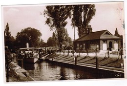 Old Postcard, The Lock Teddington (pk32746) - London Suburbs