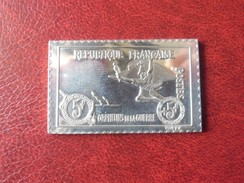 Timbre De France - Orphelins De Guerre 5 F + 5 F De 1917 - 1982  (13 Grammes En Argent 925/1000 ) Poinçon Crabe - Altri & Non Classificati