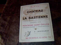 Etiquette De Vin Neuve Montagne  Saint Emilion Chateau  La Bastienne  Millesime   1976 F. Janoueix - Castles