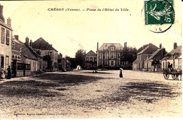 89 . Yonne :  Chéroy : Place De L ' Hotel De Ville  . - Cheroy
