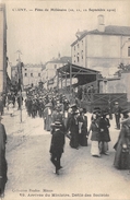 71-CLUNY- FÊTES DU MILINAIRE, 1910 ARRIVEE DU MINISTRE , DEFILE DES SOCIETES - Cluny