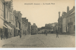 PICQUIGNY - La Grande Place - Picquigny