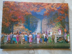 D148116  North KOREA - Working People Enjoy Rest  In Mt. Kumgang- Pyonyang DPRK -theatre - Corea Del Norte