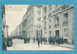 CPA - Métier La Sortie Du Personnel De La Maison ENGEL Rue Du Cherche Midi PARIS - Straßenhandel Und Kleingewerbe