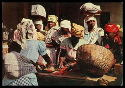 SÃO TOMÉ E PRÍNCIPE - FEIRAS E MERCADOS - No Mercado ( Cliché De M. Silva Brito Nº 017)  Carte Postale - Sao Tome And Principe