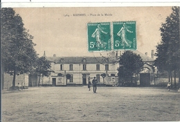 NORD - 59  - RAISMES - Place De La Mairie - Pliure HG - Raismes