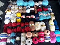 Laine :  Lot De Plus De 3 Kg De Laines Et Cotons Divers (60 Pelotes Toutes Marques Et Couleurs) - Idéal Pour Patchwork ! - Wolle