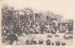Océanie - Archipel Fidji - Précurseur -  Femmes Indigènes Poteries Cuisson Combustion Bambous - Editeur Bergeret - Figi