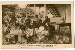 CPA  GABON  - SOEURS BLEUES DE CASTRES  -  TRAVAIL DES NATTES AU NOVICIAT INDIGENE DE LIBREVILLE - Gabon