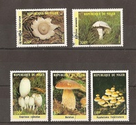 1985 Niger Mushrooms Full Set CTO Setas / Champignons / Pilze / Butterfly - Pilze