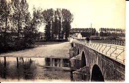89 . Yonne :  Cheny : Le Pont Et La Route . - Cheny