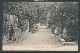 Mandres - La Rue Des Vallées - La Fontaine Bréant - Mandres Les Roses