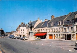 02-GUISE- LA PLACE D'ARMES - Guise