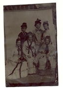 Antique Tintype Silver Metal Photo Of Women In Dressed, Dimension Cca 6.5x10 Cm / 2 Scans - Anonyme Personen