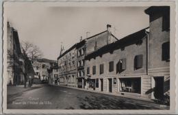 Cully - Place De L'Hotel De Ville - Photo: Perrochet-Matile - Cully