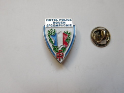 Beau Pin's , Police , Hôtel Police Rouen 2e Compagnie , République Française - Police