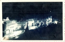 T2 Besztercebánya, Banska Bystrica; Utcakép Este, üzletek / Street View At Night, Shops - Non Classificati