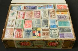 STAMP BUNDLES: More Than 11,000 Stamps In Bundles Of 100 Stamps Each, Almost All Different, Mainly Of Brazil (and... - Autres & Non Classés
