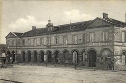 CPA.(61) LE MERLERAULT  Les Halles (parfait Etat) (B BUR) - Le Merlerault