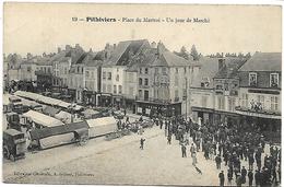 PITHIVIERS - Place Du Martroi - Un Jour De Marché - Pithiviers